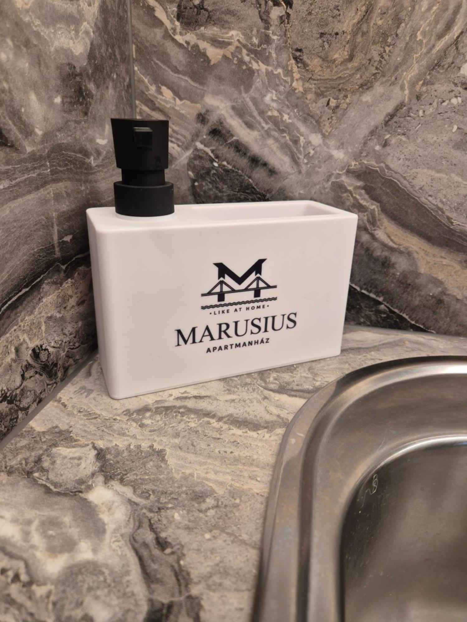 Marusius Apartmanhaz Makó Екстериор снимка